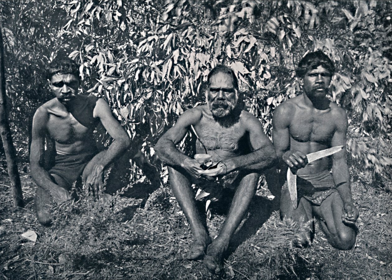 न्यू साउथ वेल्स एबोरिजिन्स - किंग बिली और उनके एडीसी, c1900। द्वारा अज्ञात