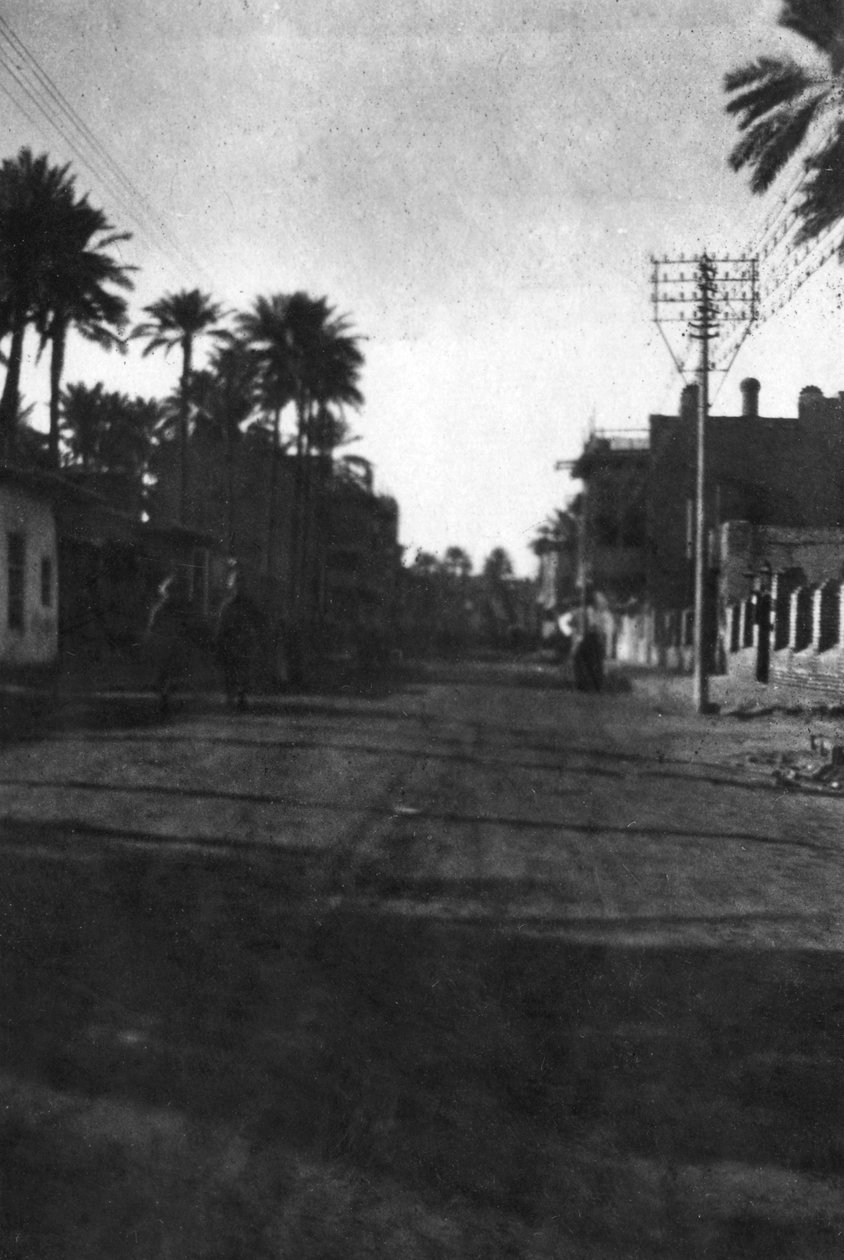 न्यू स्ट्रीट, बगदाद, 1918 द्वारा अज्ञात