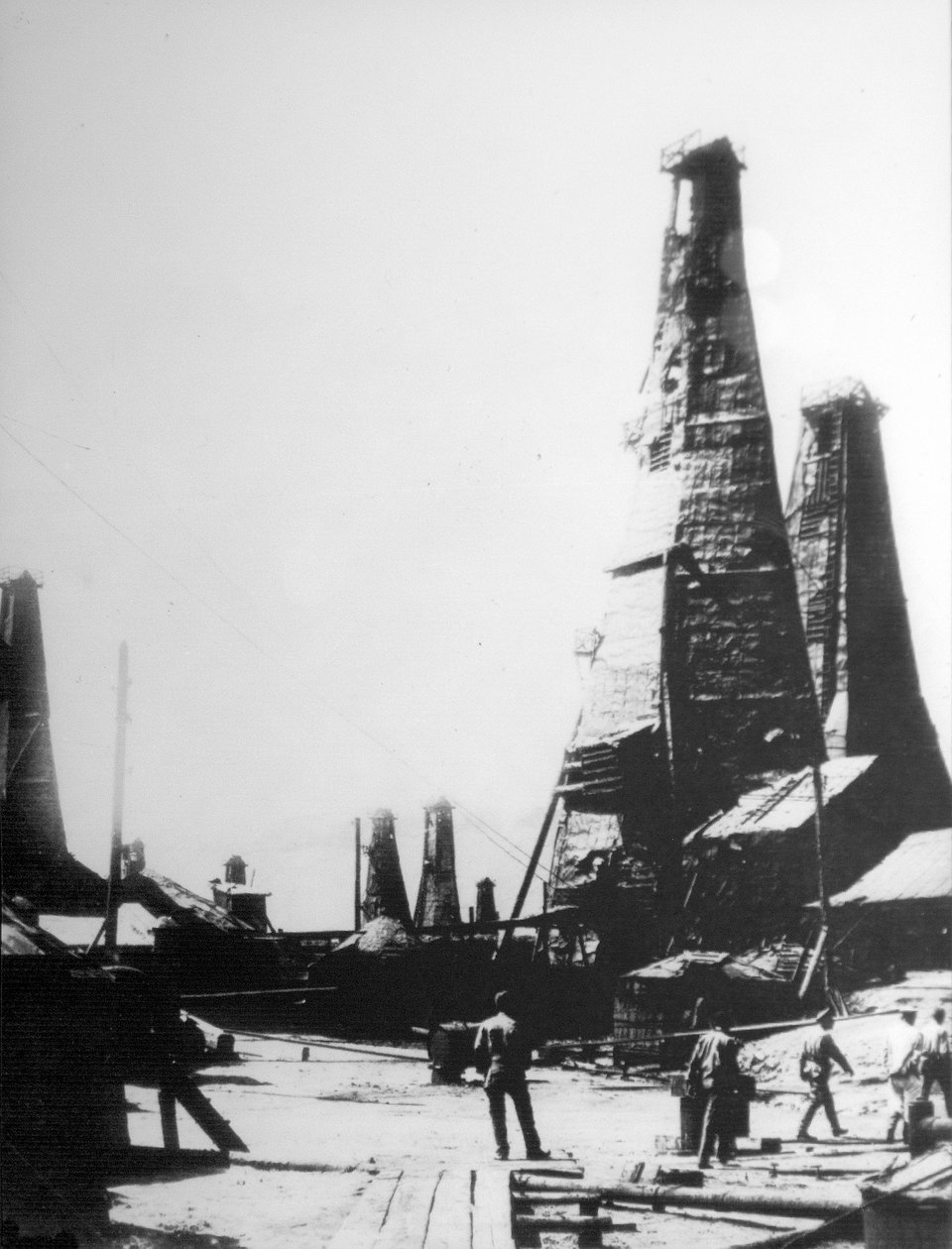बाकू, रूस में तेल निष्कर्षण, c1903-c1906 द्वारा अज्ञात