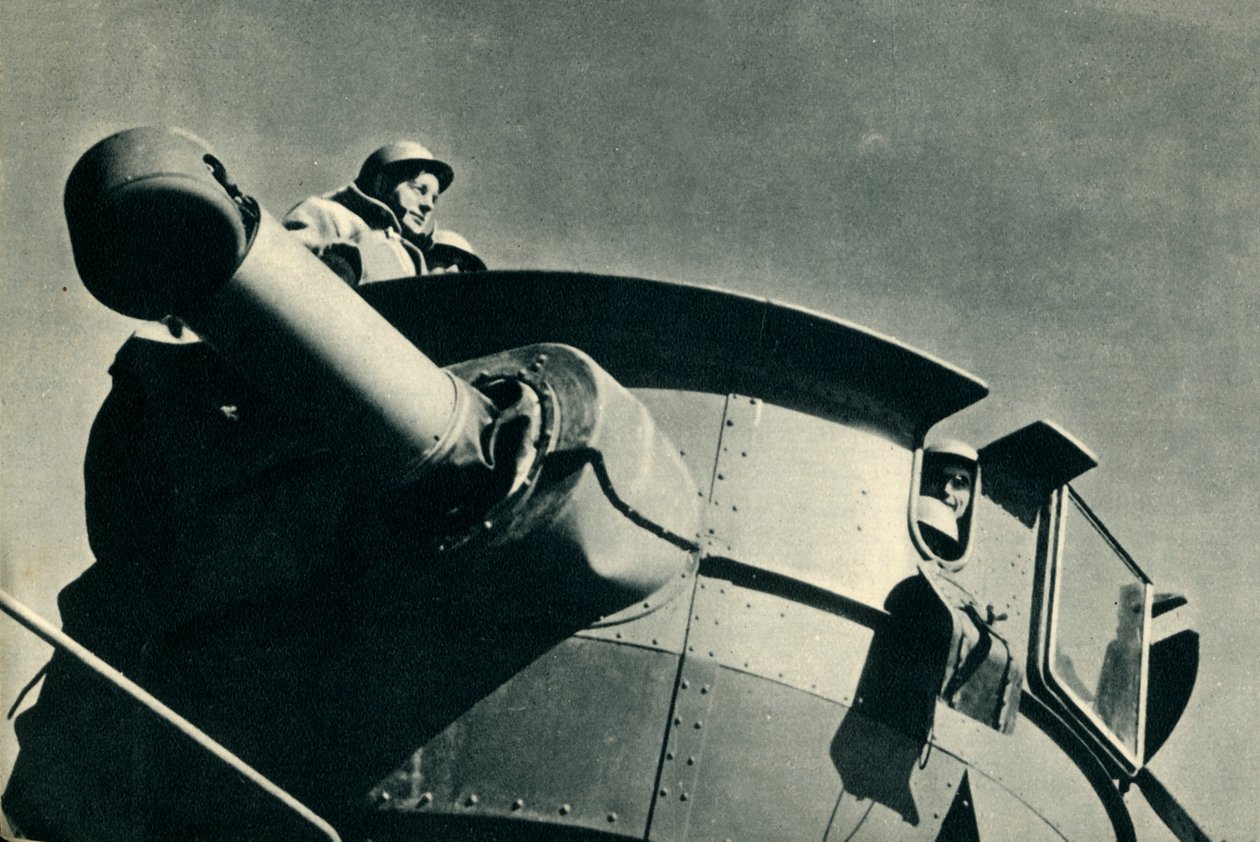 ऑन द आर्क - वॉच ..., c1940, 1942। द्वारा अज्ञात