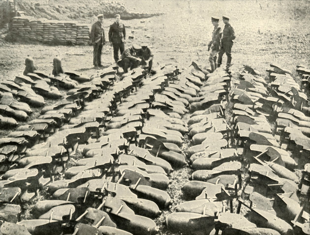 बॉम्बिंग स्क्वाड्रन के लिए वन नाइट्स राशन, 1919। द्वारा अज्ञात