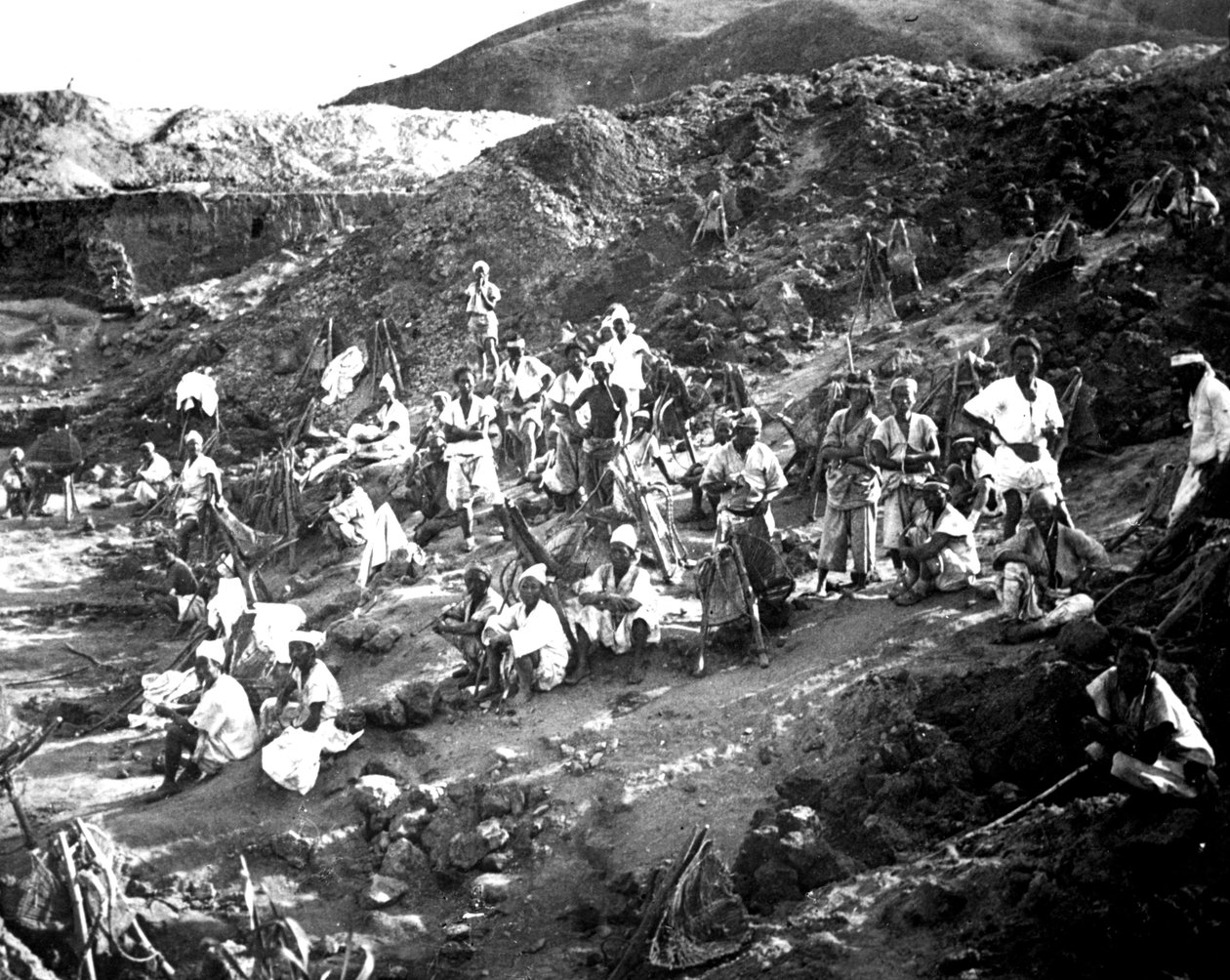 ओपेंकास्ट मेरा, कोरिया, 1900 द्वारा अज्ञात