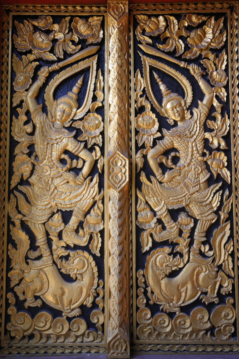 वाट चेदि लुआंग, चियांग माई में अलंकृत मंदिर का दरवाजा। थाईलैंड द्वारा अज्ञात