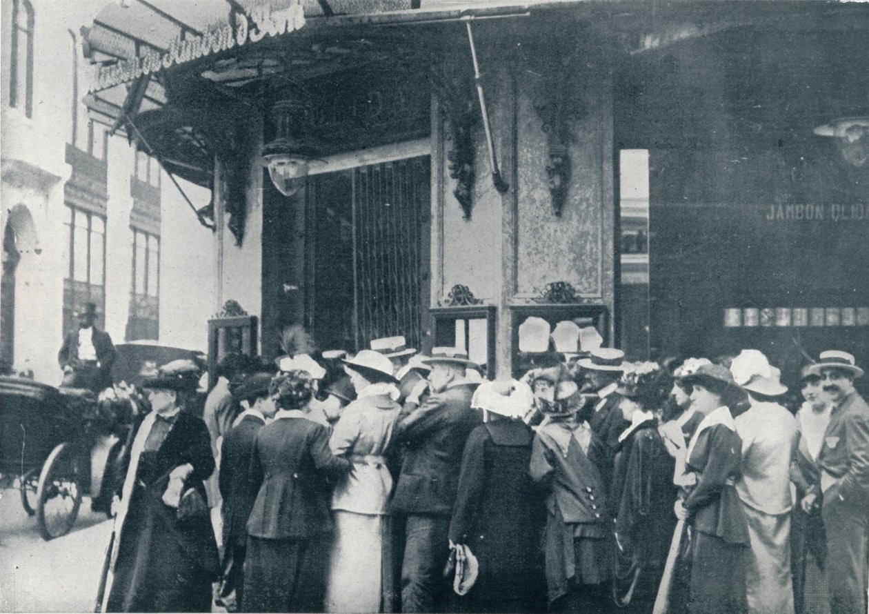 पेरिस प्रावधान स्टोर के बाहर शहर के एक घेराबंदी की आशंका थी, c1914 द्वारा अज्ञात