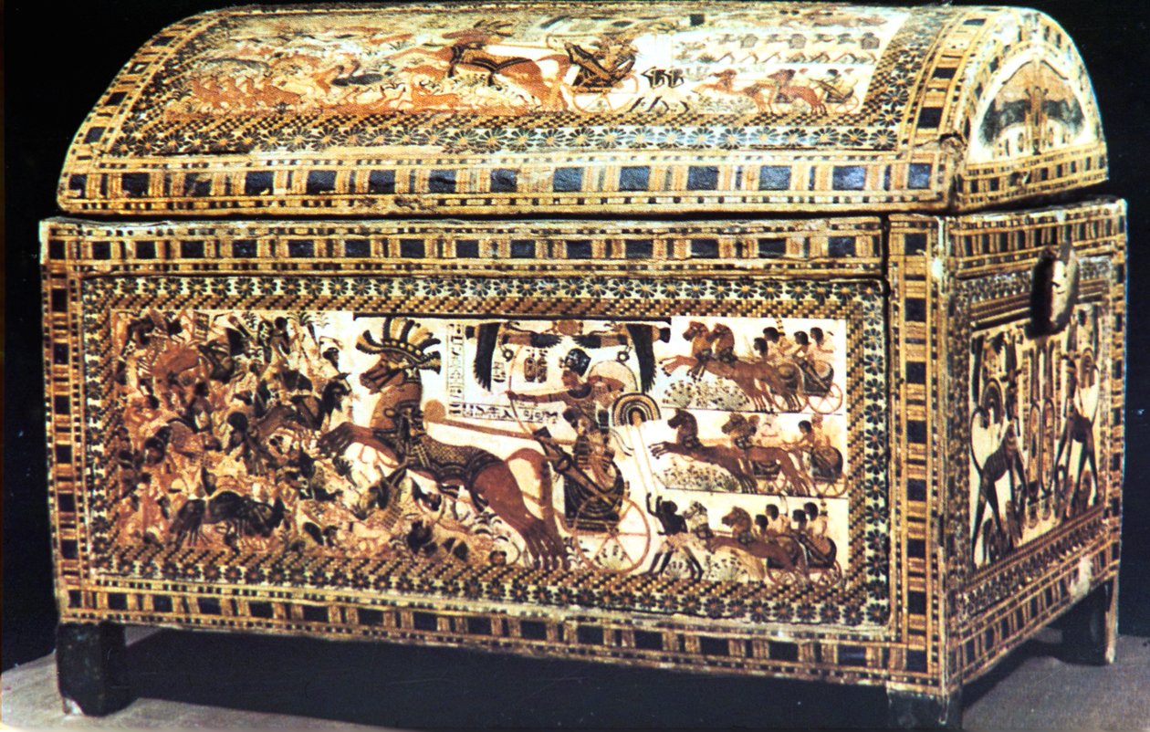 टुटनखमुन, प्राचीन मिस्र के खजाने से चित्रित और जड़ा हुआ कॉफ़र, c1325 ई.पू. द्वारा अज्ञात