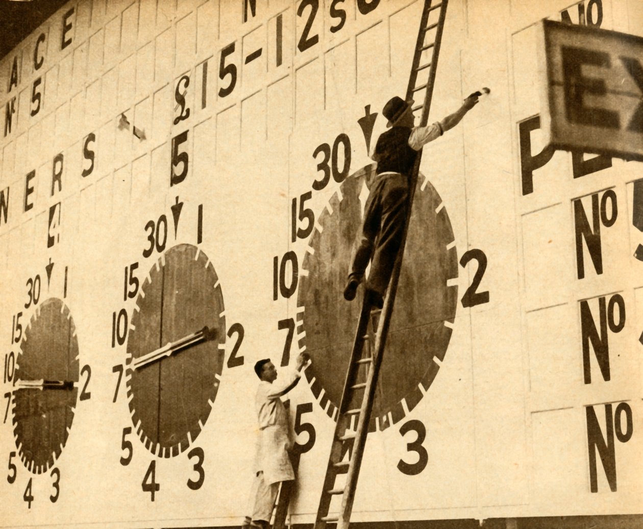 चित्रकारों ने व्हाइट सिटी टोट, वेस्ट लंदन, 1932, 1933 में काम किया। द्वारा अज्ञात