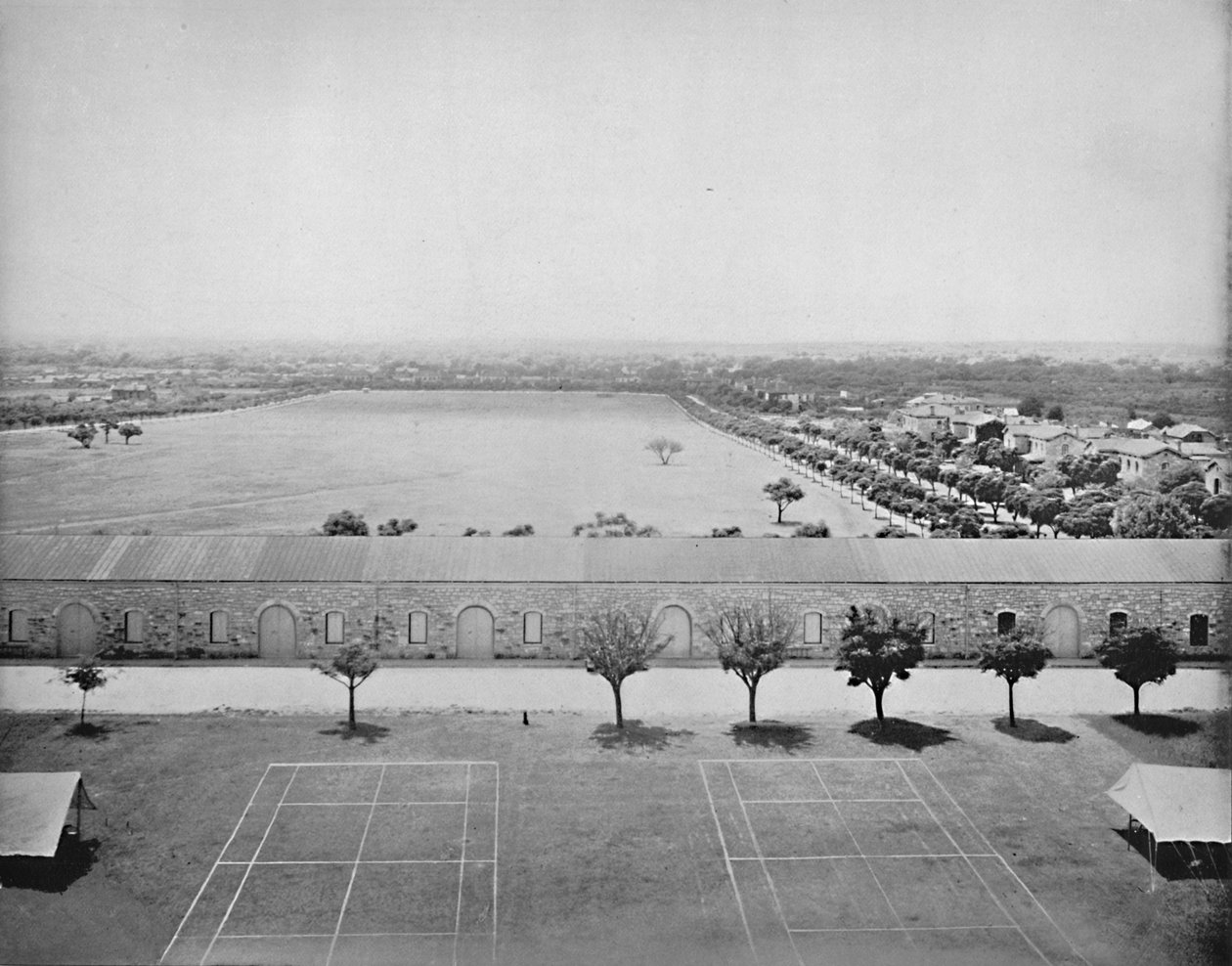 परेड ग्राउंड्स, सैन एंटोनियो, टेक्सास, c1897। द्वारा अज्ञात