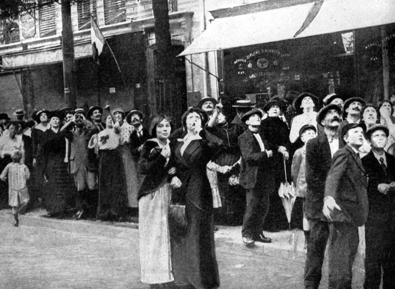 जर्मन हवाई जहाज, प्रथम विश्व युद्ध, 1914 देख रहे पेरिसवासी द्वारा अज्ञात