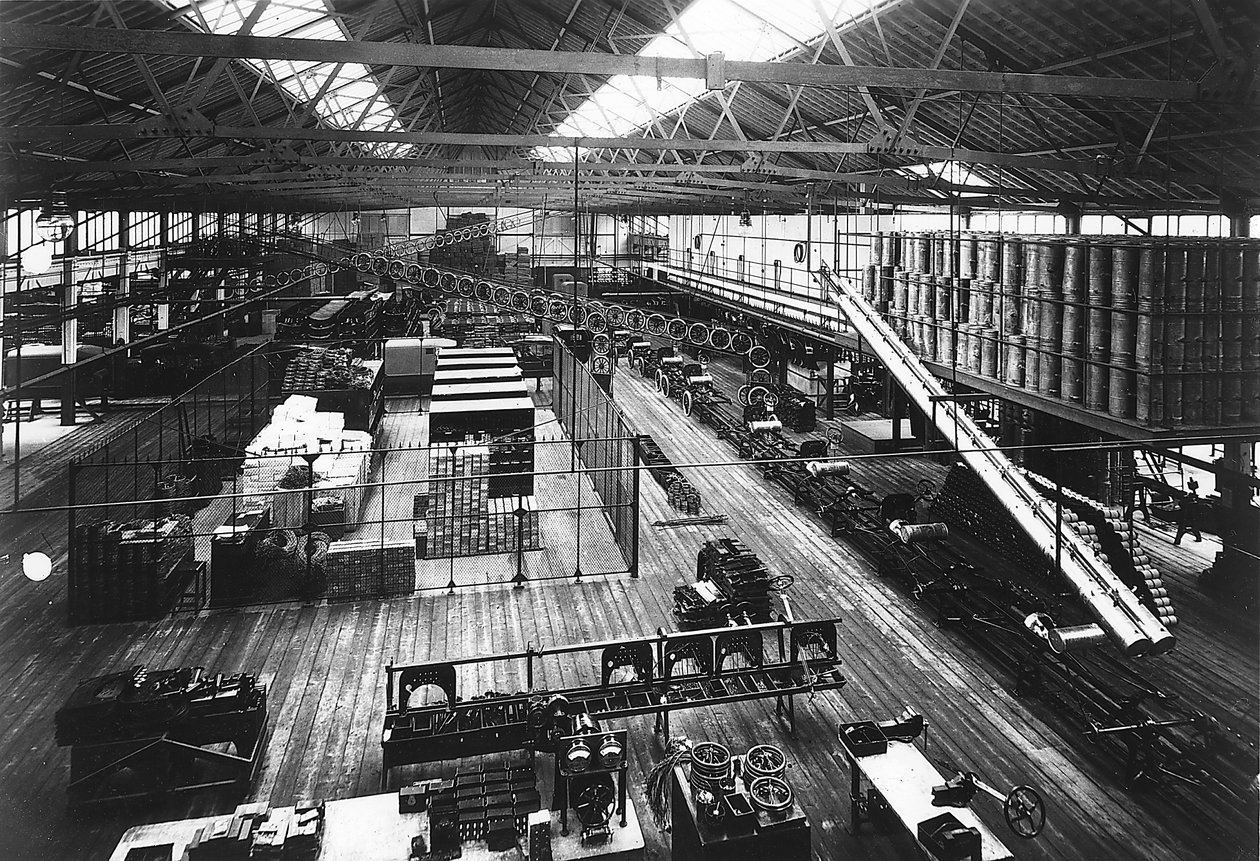Fords Highland Park factory, Detroit, Michigan, USA, c1914 में उत्पादन लाइन का हिस्सा द्वारा अज्ञात