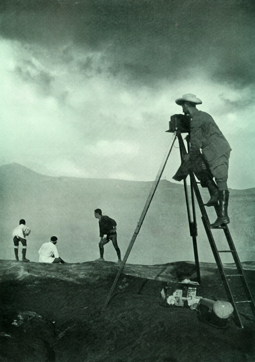 क्रेटर्स लिप, एसो-सैन, 1910 में फोटो खिंचवाना। द्वारा अज्ञात