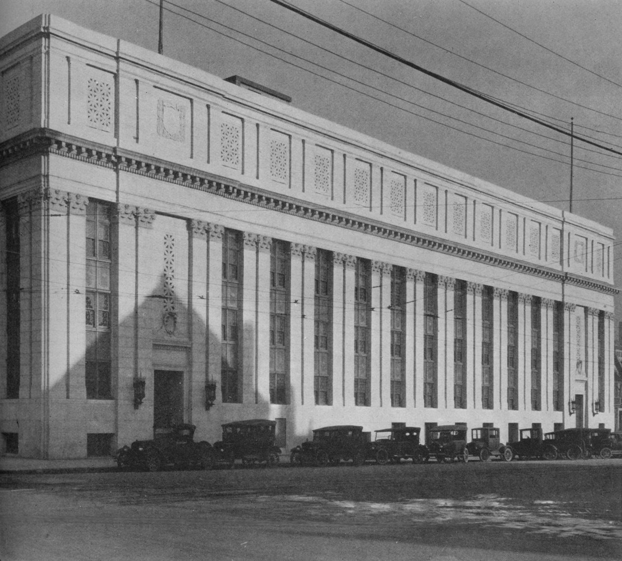 मेसोनिक मंदिर, बर्मिंघम, अलबामा, 1924 का प्रमुख पहलू द्वारा अज्ञात
