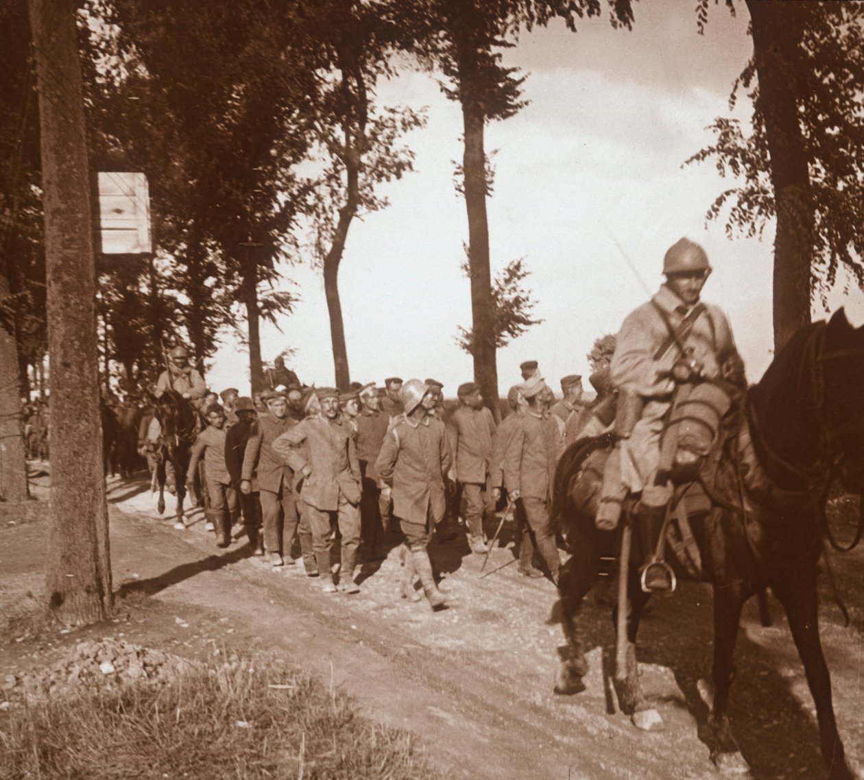 कैटनॉय, ओइस, उत्तरी फ्रांस के कैदी, c1914-c1918 द्वारा अज्ञात