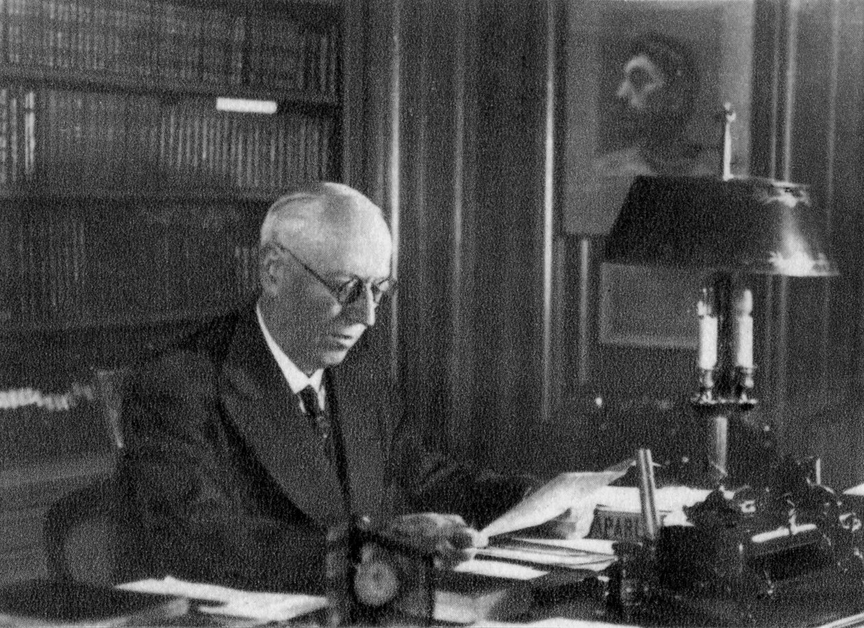 प्रोफेसर चार्ल्स लॉरी, फ्रांसीसी हृदय रोग विशेषज्ञ, 1940 द्वारा अज्ञात