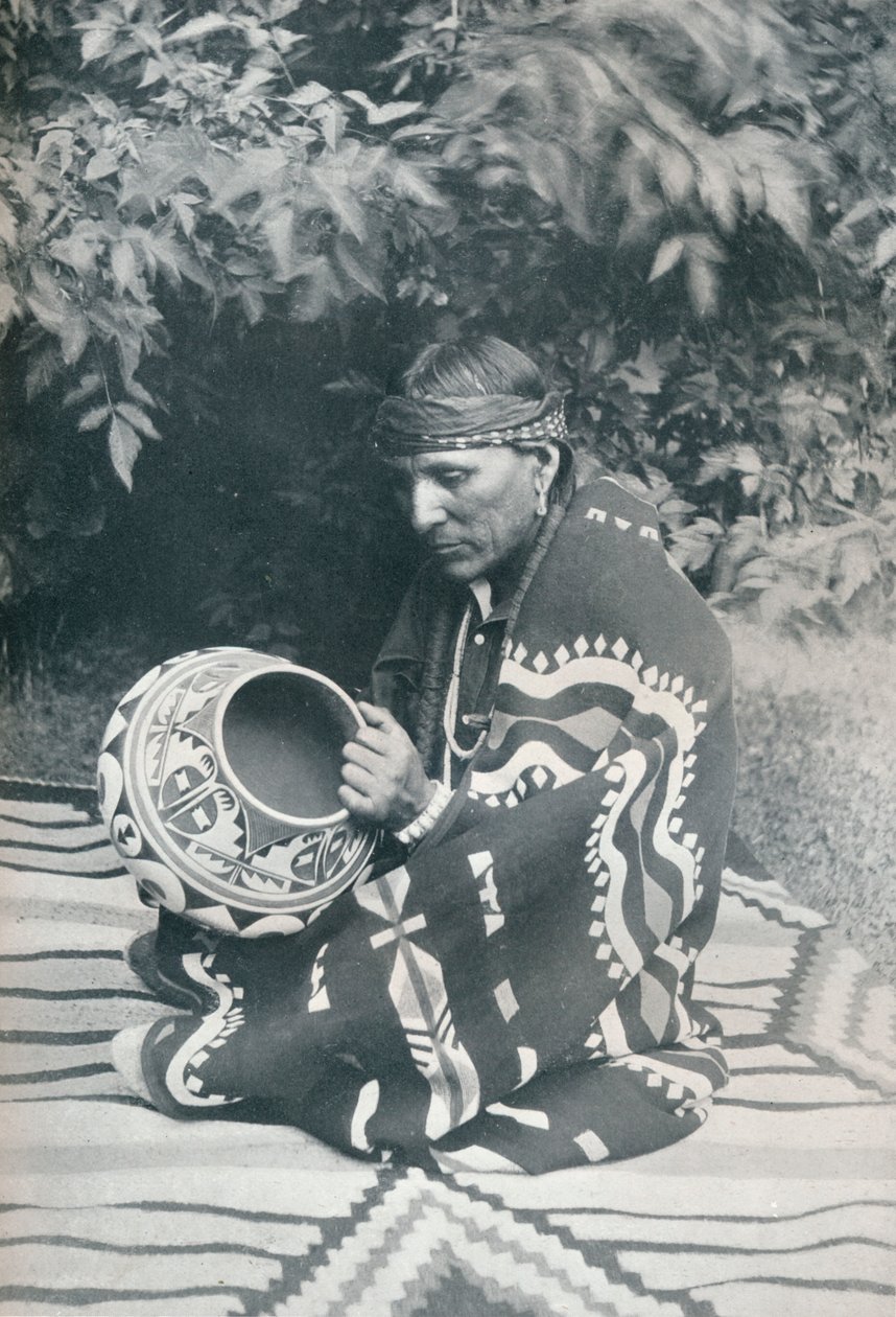 प्यूब्लो इंडियन पॉटरी, 1931 द्वारा अज्ञात