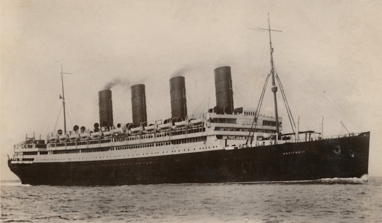 RMS Aquitania, c1930। द्वारा अज्ञात
