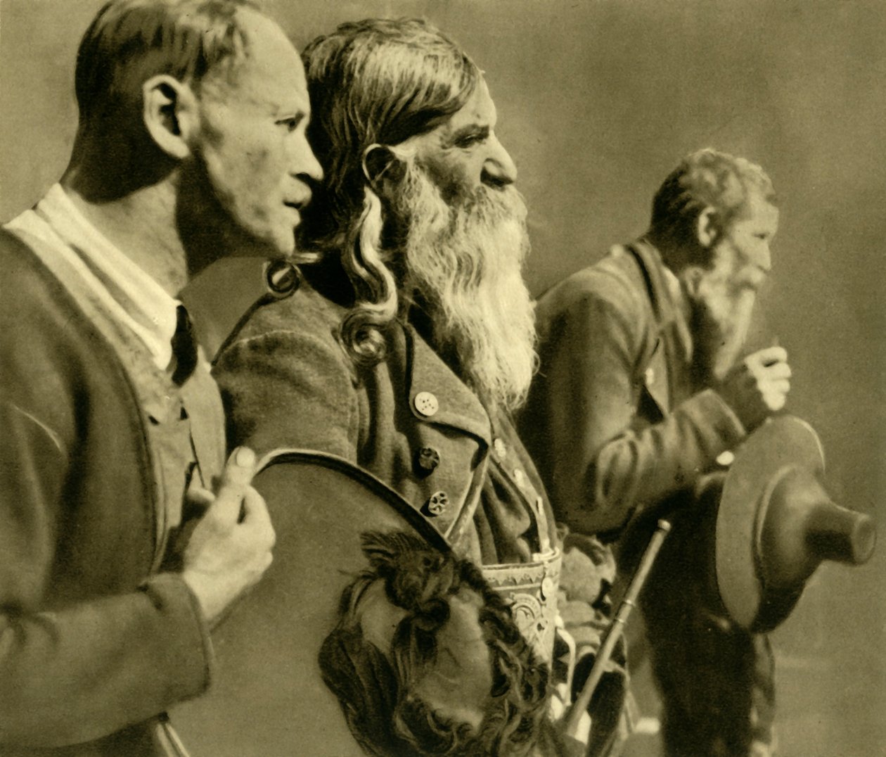 राइफलमैन प्रार्थना, टायरॉल, ऑस्ट्रिया, c1935। द्वारा अज्ञात