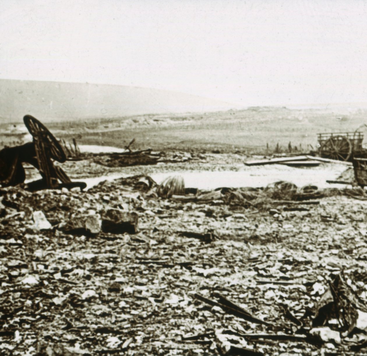 रोड से वर्दुन, उत्तरी फ्रांस, c1914-c1918 द्वारा अज्ञात