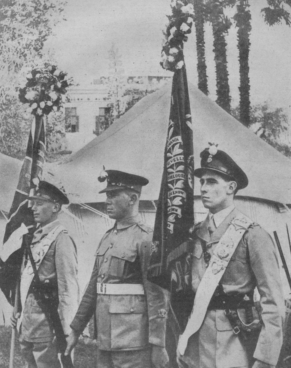 रोज़ एंड द ओल्ड और बोल्ड, 1942। द्वारा अज्ञात