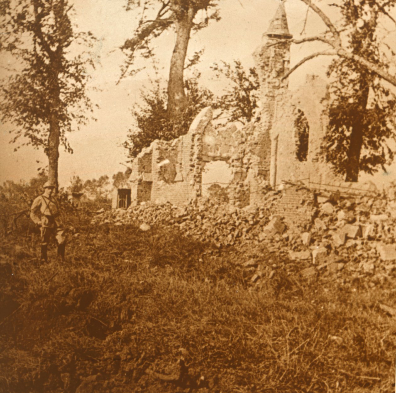 बर्बाद चैपल, 1914-c1918 द्वारा अज्ञात