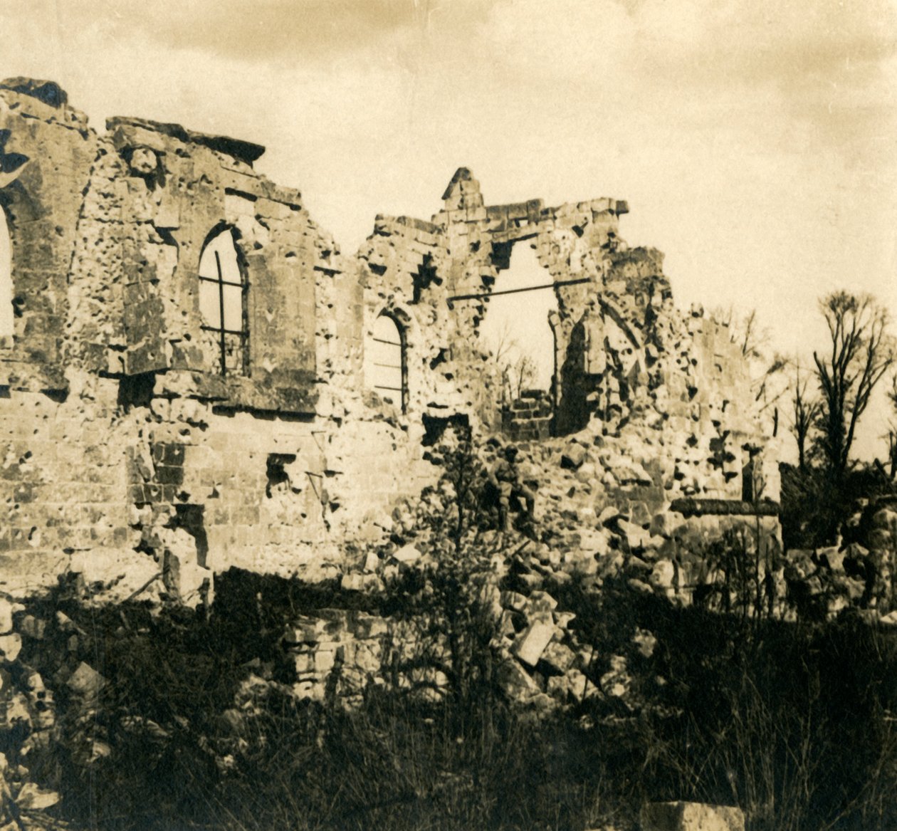 ड्रेस्लिनकोर्ट, उत्तरी फ्रांस में बर्बाद चर्च, c1914-c1918 द्वारा अज्ञात