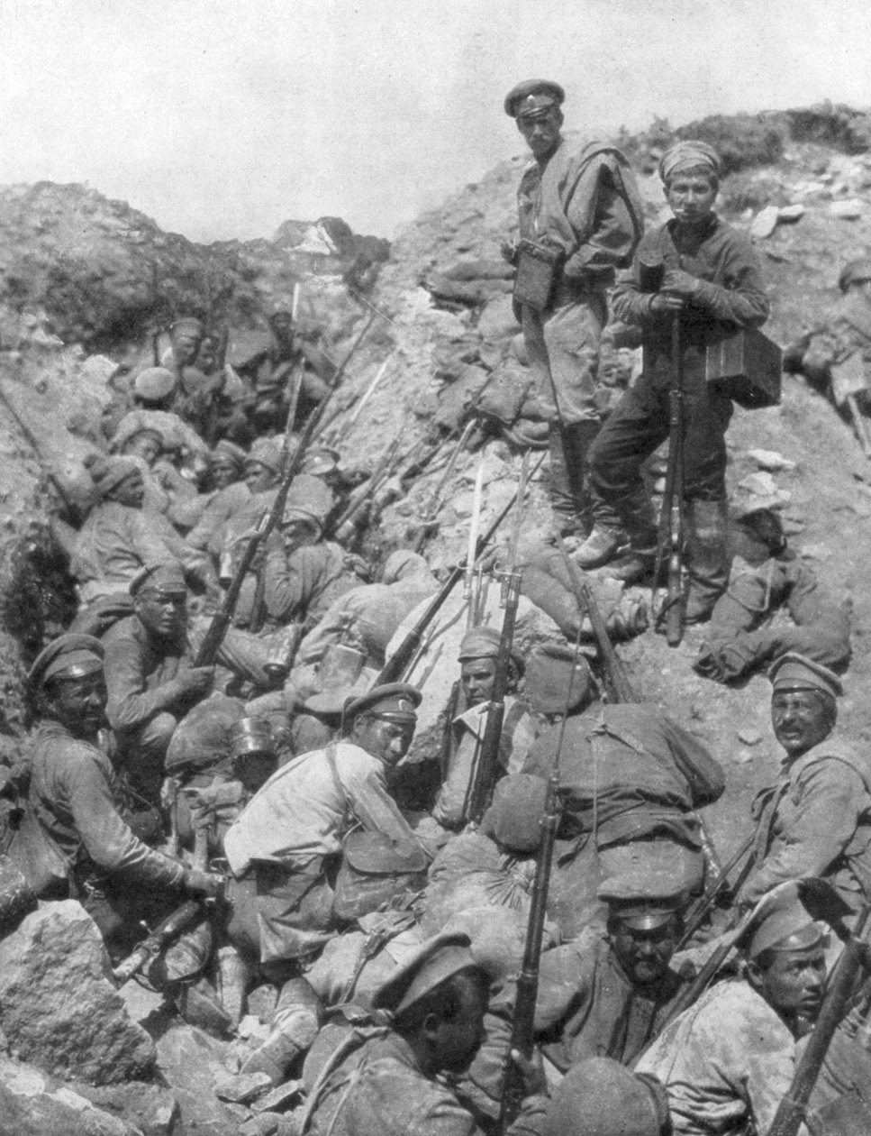 रूसी सैनिकों को सिग्नल की प्रतीक्षा में टारनोपिल, यूक्रेन, प्रथम विश्व युद्ध, 1 जुलाई 1917 द्वारा अज्ञात