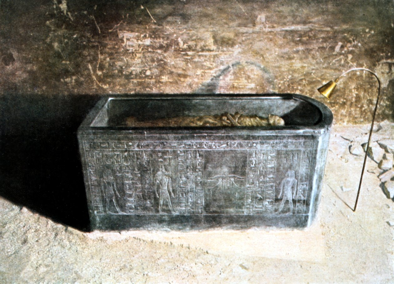 अमेनहोटेप II का सरकोफागस, प्राचीन मिस्र, 18 वां राजवंश, 1400 ई.पू. द्वारा अज्ञात