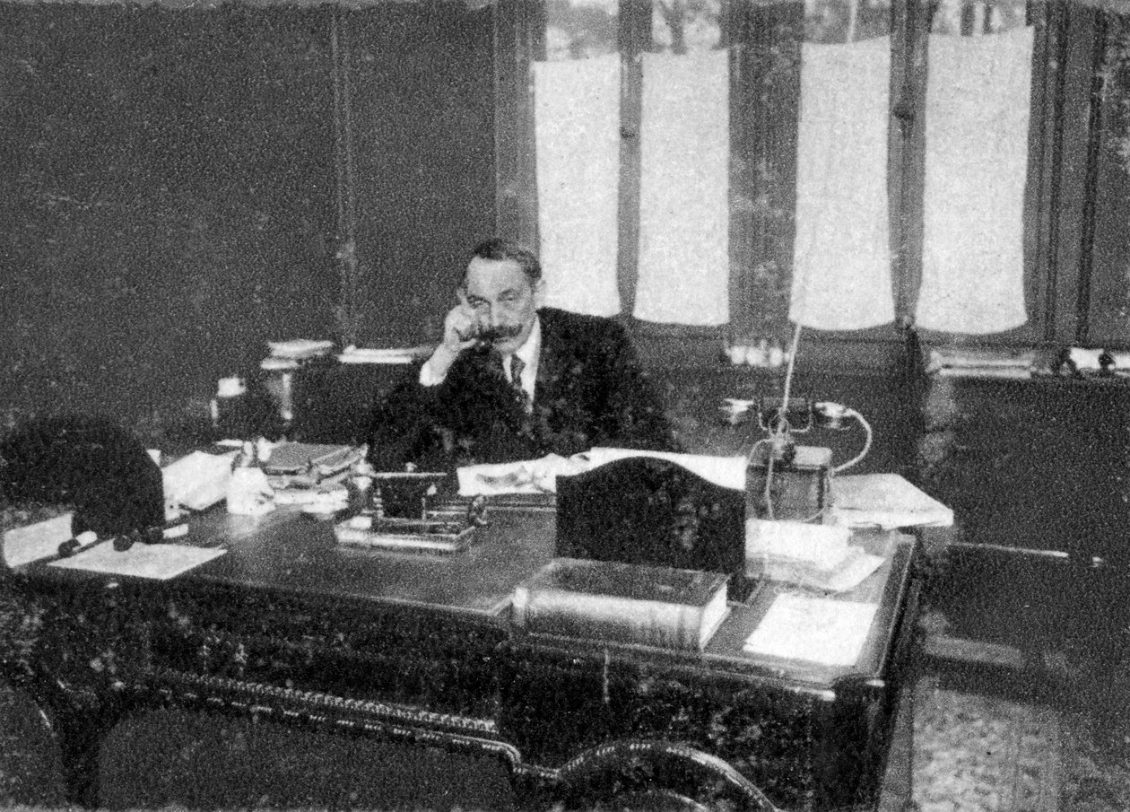 सर्ज वोरोनॉफ़, रूसी-पैदा हुए फ्रांसीसी सर्जन, 1923 द्वारा अज्ञात