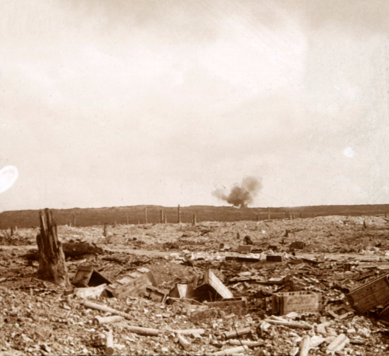शेल, डौमोंट, उत्तरी फ्रांस, 1917 द्वारा अज्ञात