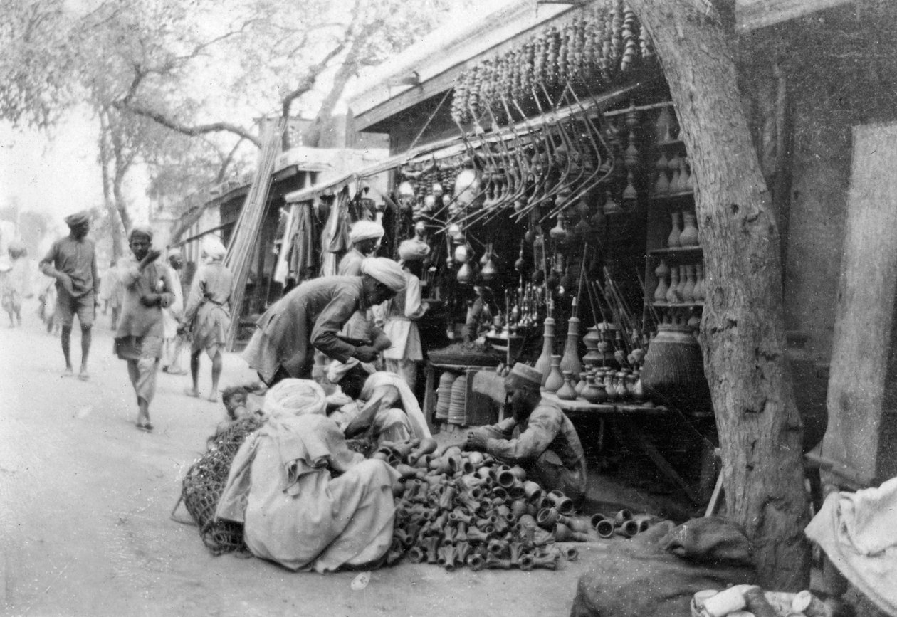 शीशा की दुकान, होवशेरा, 1917 द्वारा अज्ञात