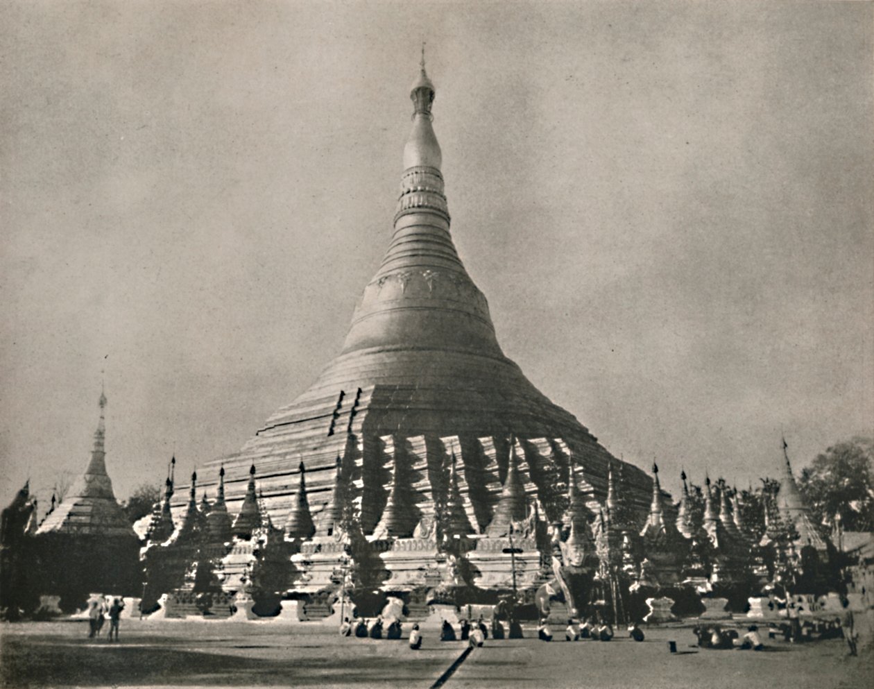 श्वे डागन पगोडा, रंगून, 1900। द्वारा अज्ञात