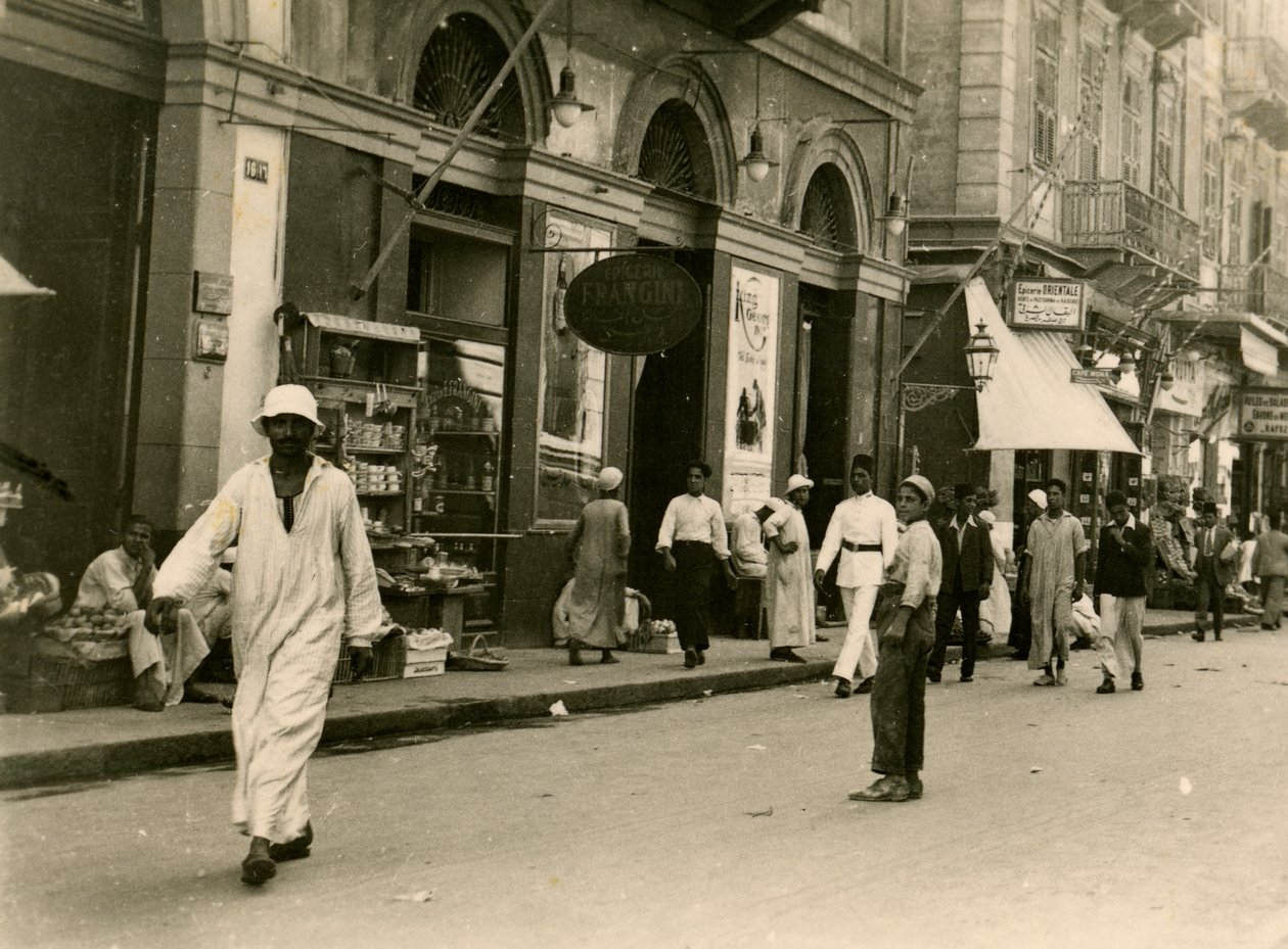 सिस्टर्स स्ट्रीट, अलेक्जेंड्रिया, मिस्र, 1941 द्वारा अज्ञात