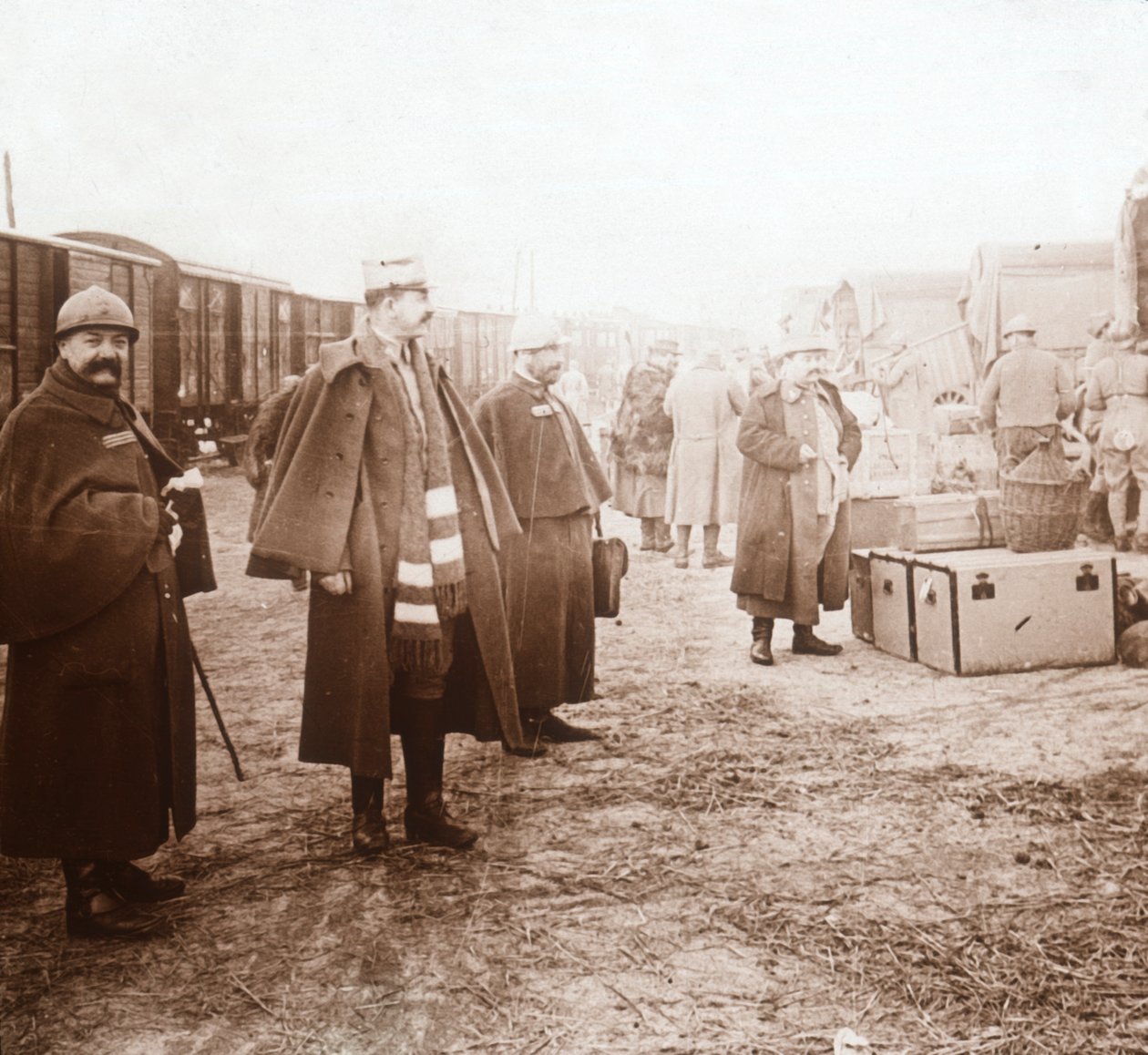 अमनविलर्स, फ्रांस में पहुंचने वाले सैनिक, c1914-c1918 द्वारा अज्ञात
