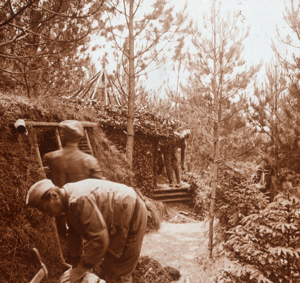 पृथ्वी से ढके आश्रयों में सैनिक, जेनरिक, उत्तरी फ्रांस, c1914-c1918 द्वारा अज्ञात