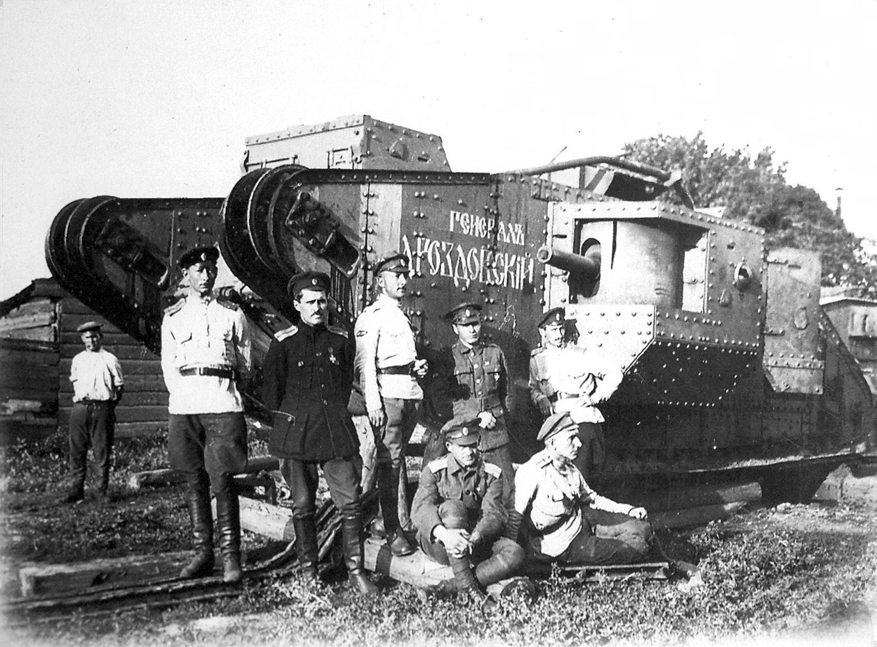 टैंक जनरल Drozdovsky, 1919 से पहले स्वयंसेवी सेना के सैनिक। द्वारा अज्ञात