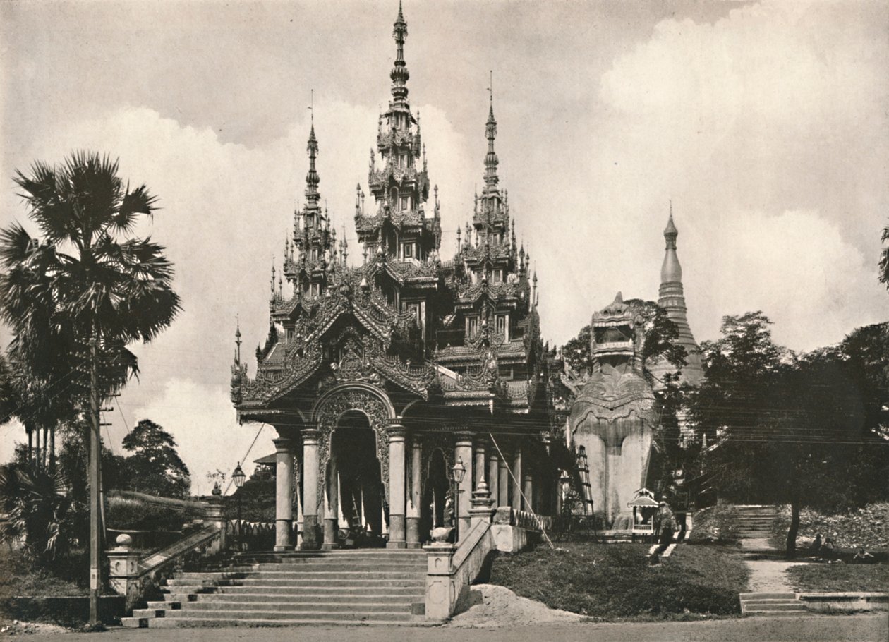 दक्षिण प्रवेश श्वेेग पैगोडा, रंगून, 1900 में। द्वारा अज्ञात