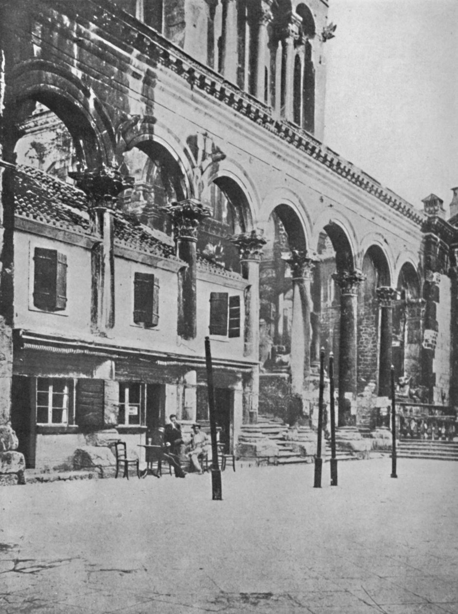 स्प्लिट - पेरिस्टाइल, 1913 द्वारा अज्ञात