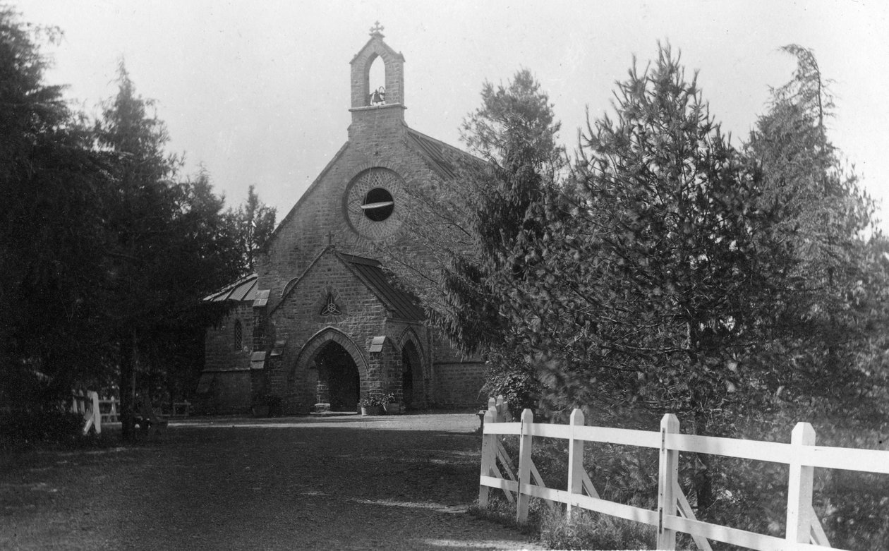 St Hughs Church, Chakrata, India, 1917 द्वारा अज्ञात