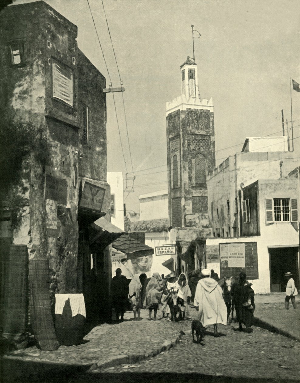 1902 में मस्जिद दिखाते हुए टैंजियर में स्ट्रीट सीन। द्वारा अज्ञात