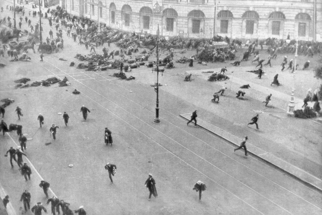 17 जुलाई 1917 को रूस के पेत्रोग्राद में स्ट्रीट फाइटिंग द्वारा अज्ञात