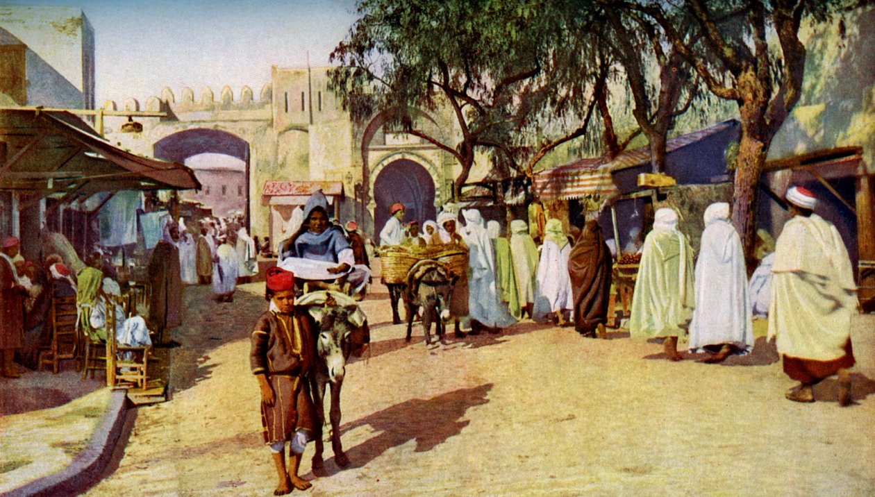 स्ट्रीट दृश्य, केयूरन, ट्यूनीशिया, c1924 द्वारा अज्ञात