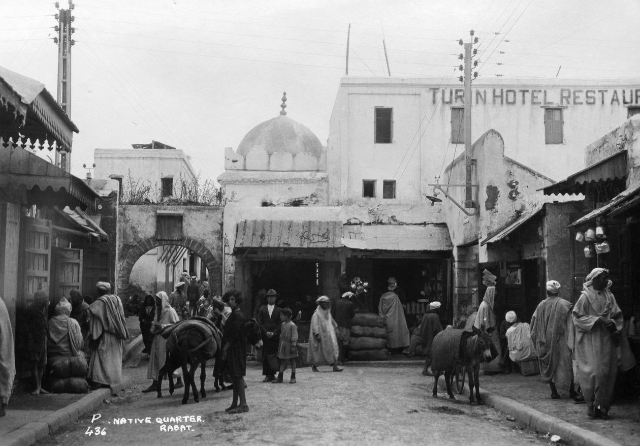 स्ट्रीट दृश्य, रबात, मोरक्को, c1920s-c1930s द्वारा अज्ञात