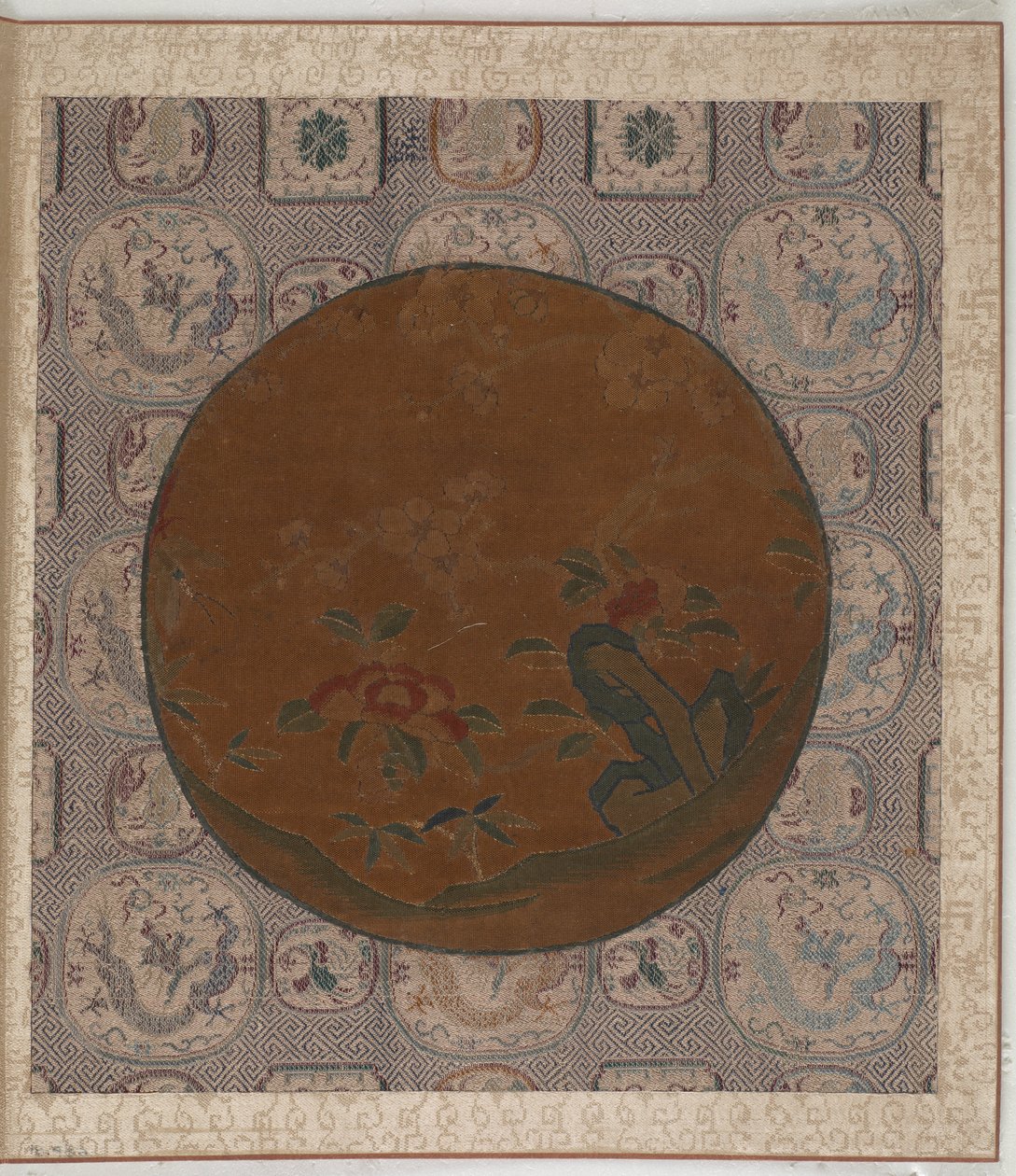 टेपेस्ट्रीज़ को-सू, संभवतः मिंग राजवंश, 1368-1644। द्वारा अज्ञात