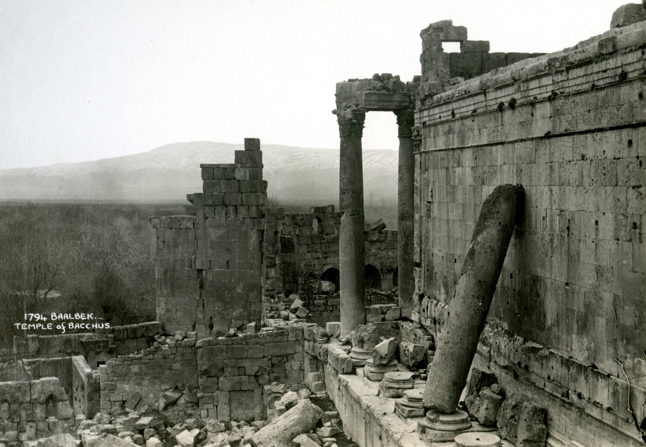 Bacchus का मंदिर, बालबेक, लेबनान, c1920s-c1930s द्वारा अज्ञात