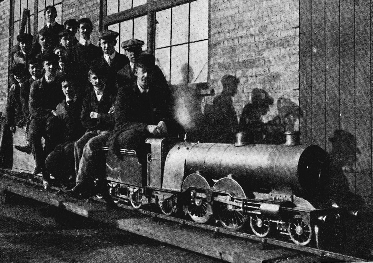 नॉर्थम्प्टन, 1926 में एक लघु अटलांटिक इंजन का परीक्षण द्वारा अज्ञात