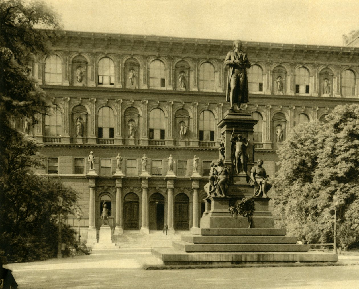 ललित कला अकादमी और शिलर स्मारक, वियना, ऑस्ट्रिया, c1935। द्वारा अज्ञात