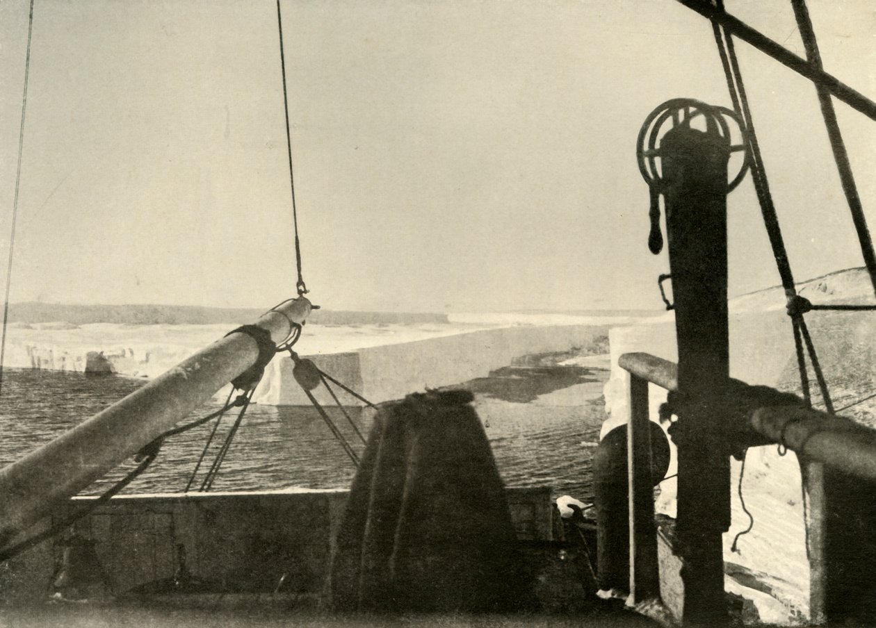 बैरियर एज ब्रेकिंग अवे चार मील साउथ ऑफ़ हट पॉइंट, c1908, 1909 द्वारा अज्ञात