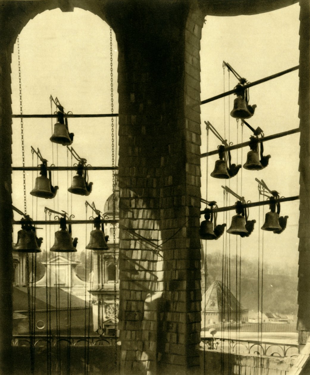 द कैरिलन टॉवर, साल्ज़बर्ग, ऑस्ट्रिया, c1935। द्वारा अज्ञात