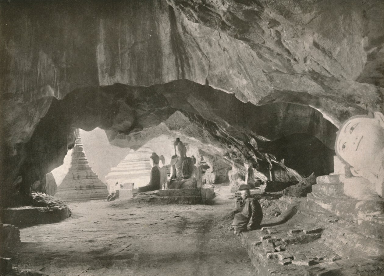 मौलमीन की गुफाएं, 1900। द्वारा अज्ञात