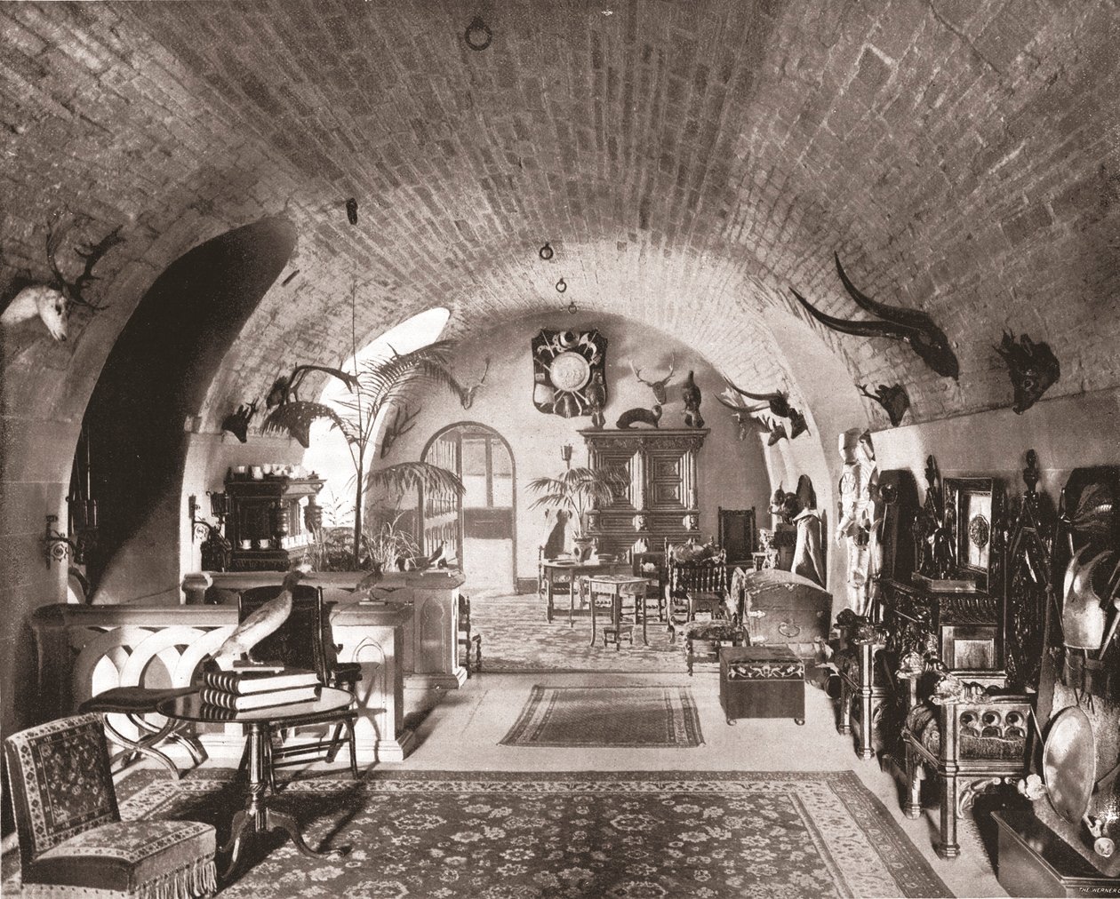 द क्रिप्ट, ग्लैमिस कैसल, फॉरफर, स्कॉटलैंड, 1894। द्वारा अज्ञात