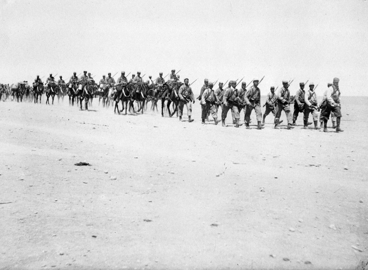 युद्धाभ्यास, बोउडेनिब, मोरक्को, 1911 पर फ्रांसीसी विदेशी सेना द्वारा अज्ञात